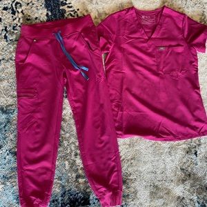 Figs Scrub Set Limited Edition. Catarina top XS. Zamora joggers XS petite.